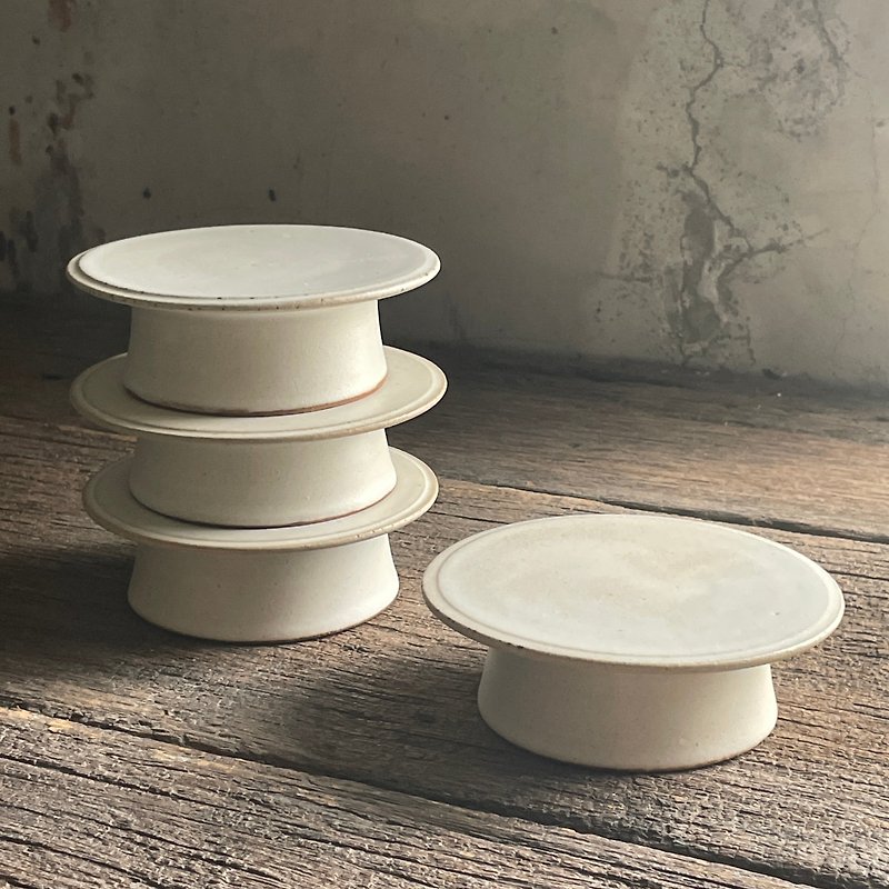 小さなプラットフォーム - 皿・プレート - 陶器 ホワイト