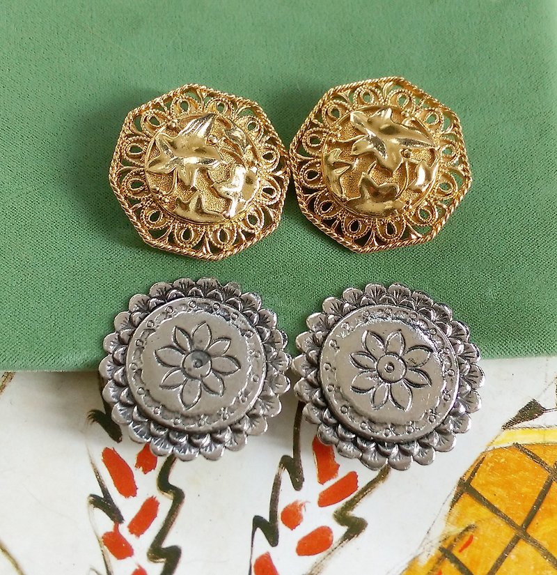 [Seasonal Sale] A set of 2 pairs of large round earrings clip-on earrings. Western antique jewelry - ต่างหู - โลหะ ขาว