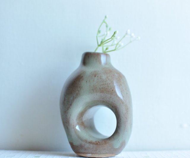 陶器の花瓶◆手びねり 焼き物 ハンドメイド heyusoapstudio・手びねり陶器の花器・陶土製・自然釉薬の色合い