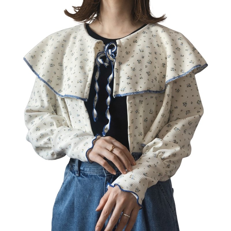 [Immediate delivery, limited to one item] Small floral print thermal knit ruffle collar mellow ribbon blouse - เสื้อเชิ้ตผู้หญิง - เส้นใยสังเคราะห์ ขาว