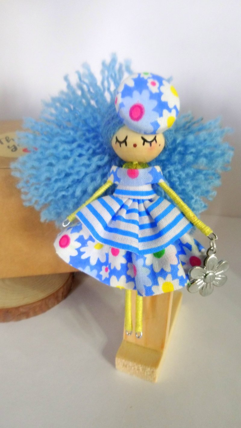 Brooch doll - 胸針 - 木頭 藍色