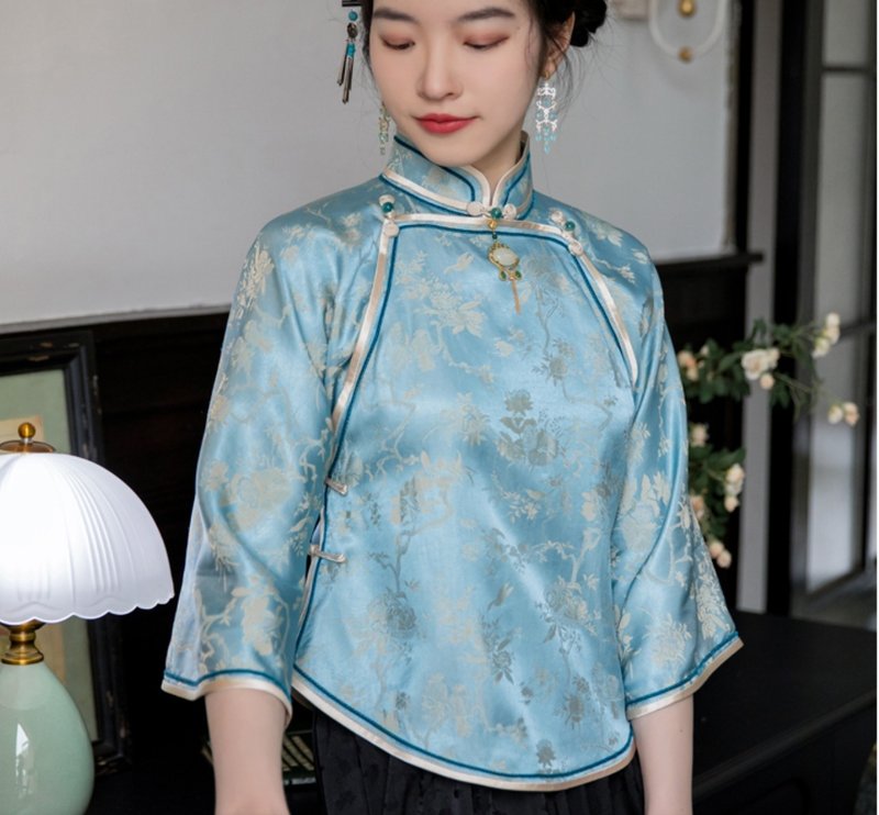 Yubingqu New Chinese Republic Style Cheongsam Button Top - เสื้อผู้หญิง - วัสดุอื่นๆ สีน้ำเงิน