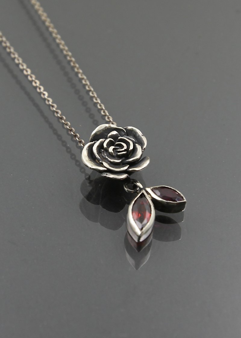 -Night Rose I-Pendent Pendent / Necklace Necklace - Necklaces - Sterling Silver Red