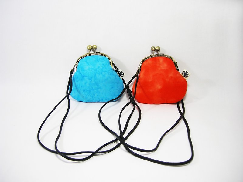 Mouth gold bag side backpack (Japanese dyed cloth)__作作zuo zuo hand-made gold bag - กระเป๋าแมสเซนเจอร์ - ผ้าฝ้าย/ผ้าลินิน สีน้ำเงิน