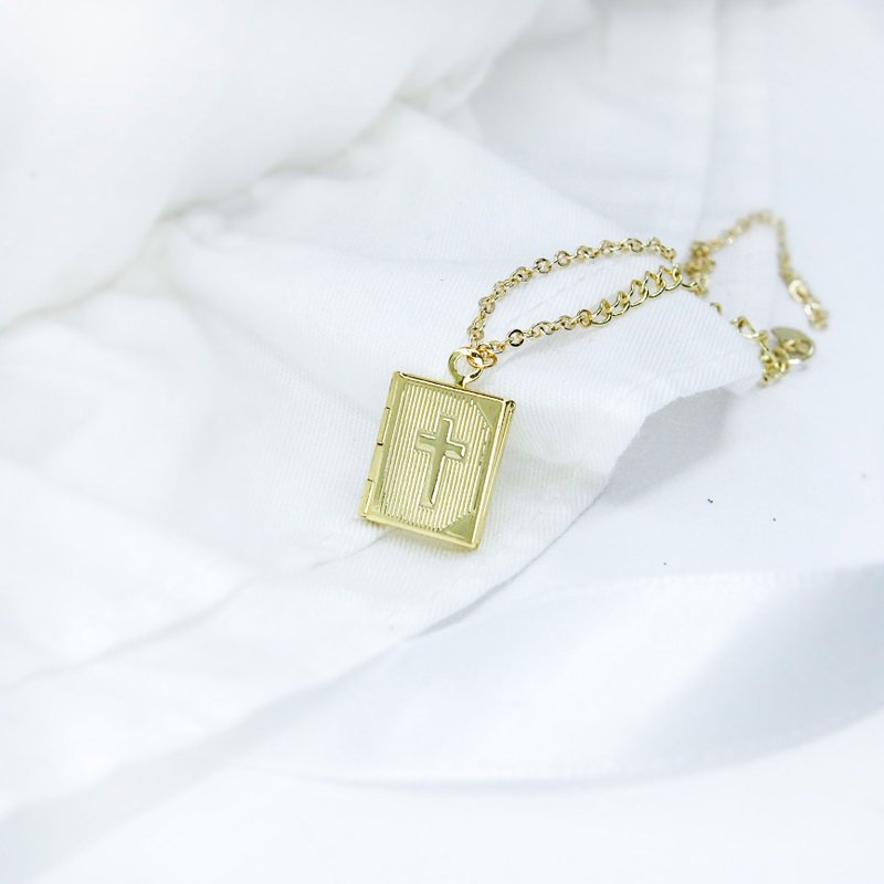 Giftest 18K Gold Plated / Small Bible Christian Jesus Gospel Necklace Small Bible Bible N12 - Necklaces - Precious Metals Gold