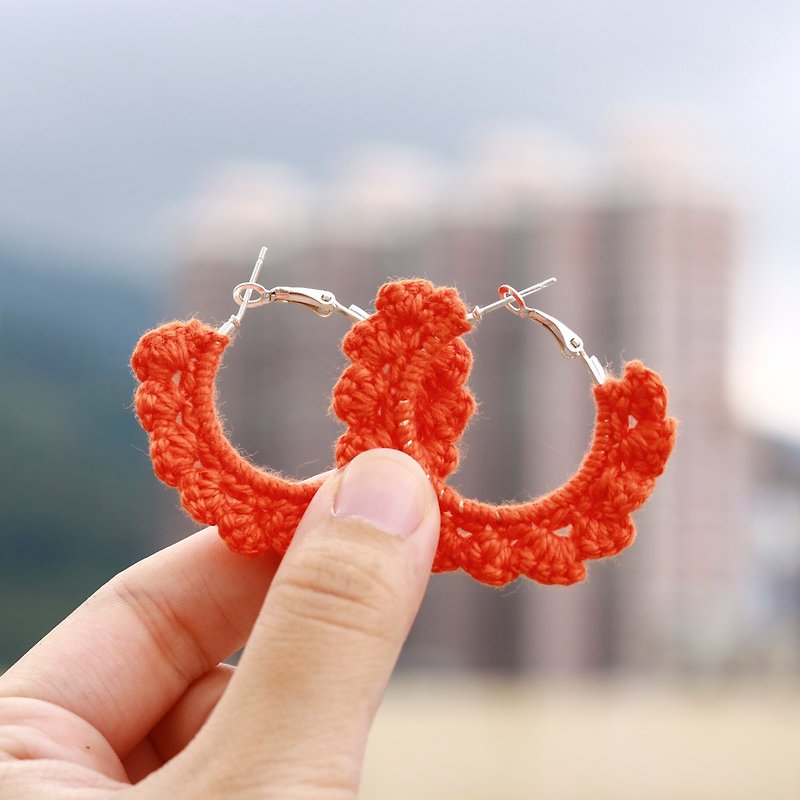 鉤織編織蕾絲大圈耳環 - 橘色花邊 - 耳環/耳夾 - 棉．麻 橘色