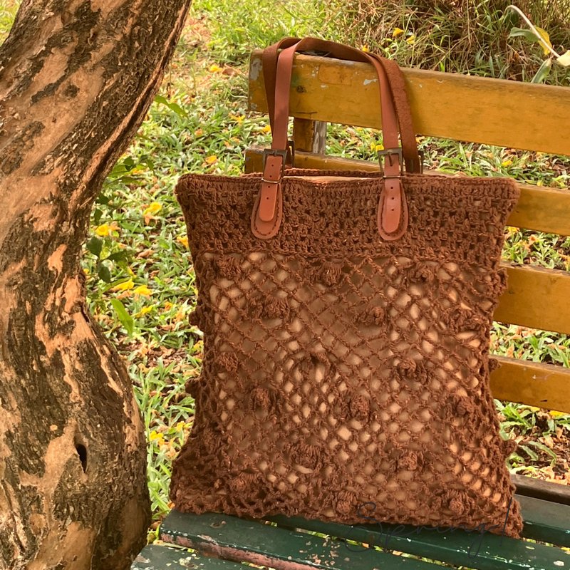 Strong Minimal style hand crochet bag, gift for mom, Handmade bag - 手提包/手提袋 - 棉．麻 咖啡色