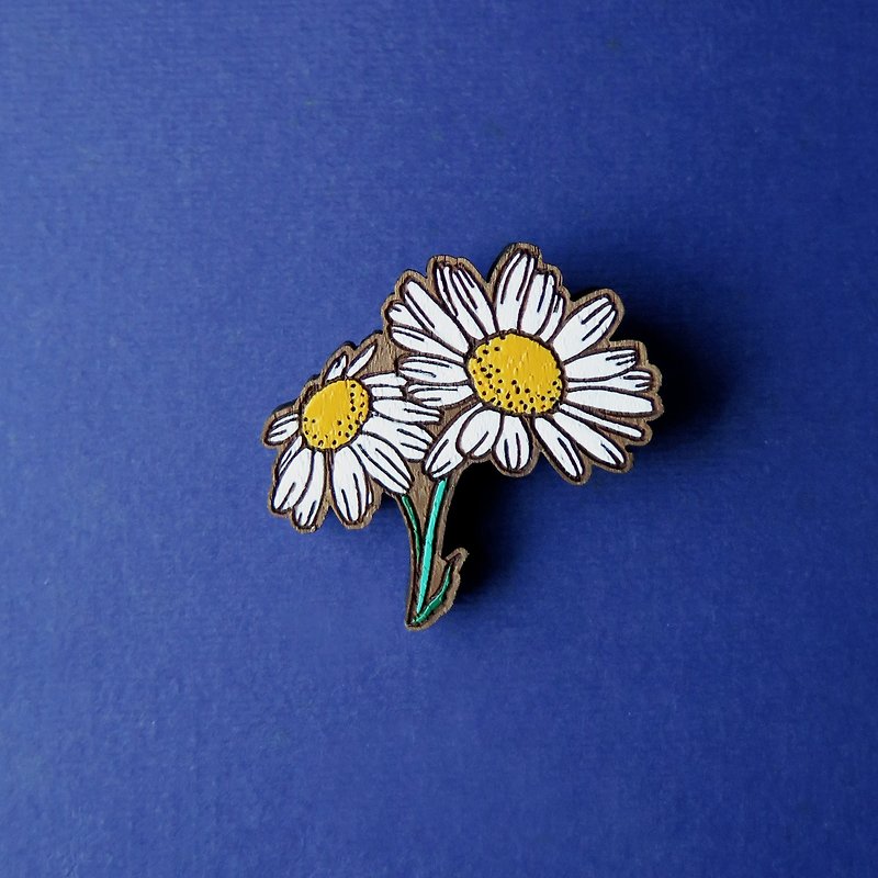 Wooden brooch daisy - เข็มกลัด - ไม้ ขาว