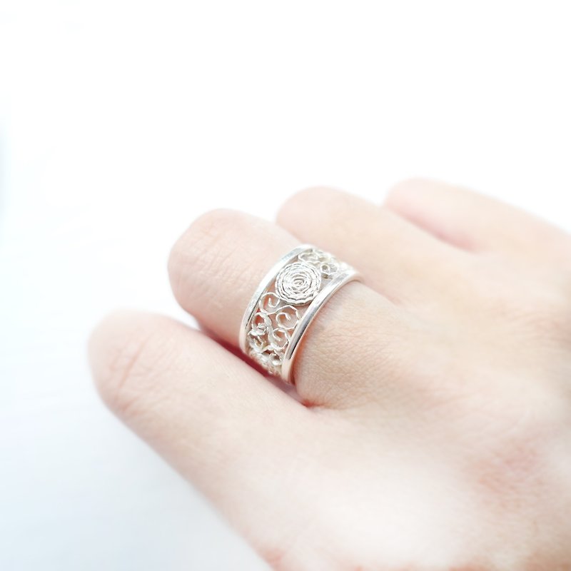 FILIGREE古法珠寶纍絲- 手工純銀客製戒指 - 戒指 - 純銀 銀色