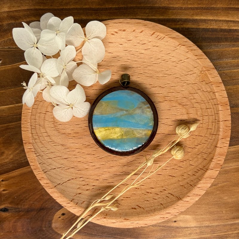 Recycled Bottle Cap Pendant Necklace - Blue Gold Stripe NP013 - สร้อยคอ - วัสดุอีโค 