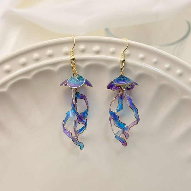 Drifting Jellyfish / Handmade Crystal Flower Accessories - Earrings & Clip-ons - Resin 