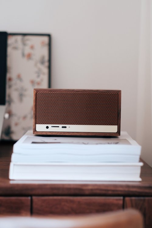 デスクトップ用のBluetooth布生地スピーカー 無垢材ワイヤレス Bluetooth スピーカー高品質デスクトップ