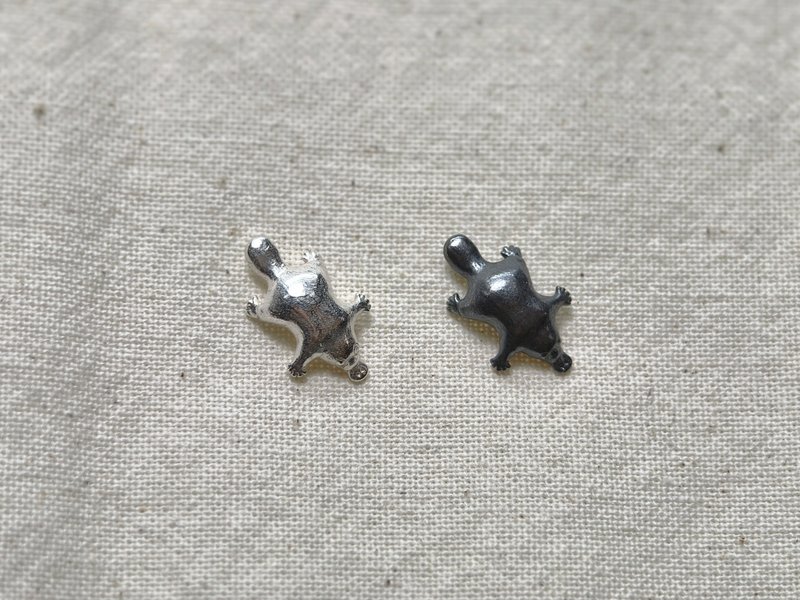 【925銀飾 LOU】- 動物系列 - 鴨嘴獸(單售) - 耳環/耳夾/耳骨夾 - 銀 銀色