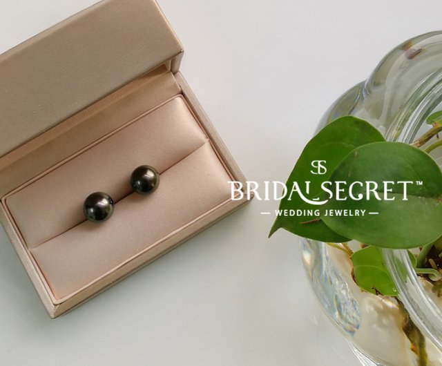 タヒチパール- 10-11mm タヒチブラック蝶真珠 18K/750 ピアス【季節限定セール】 - ショップ Bridal Secret  Jewelry ピアス・イヤリング - Pinkoi