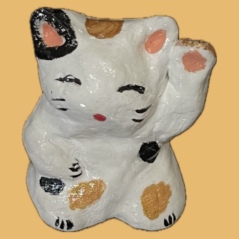 LUCKY CAT Clay Pet Designed by Lucy Sao Wa Iao ANWA CLAY - ของวางตกแต่ง - ดินเหนียว ขาว