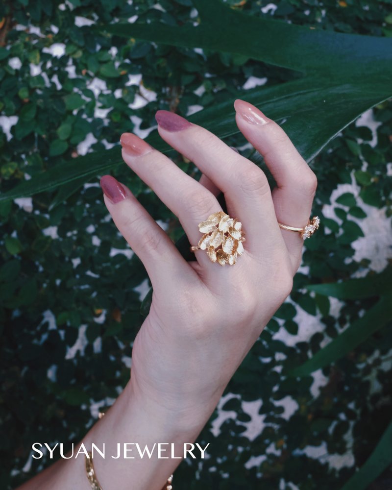 PYT Romance in South France_Jolie Lueur Radiant Leaf Flower Ring - แหวนทั่วไป - โลหะ 