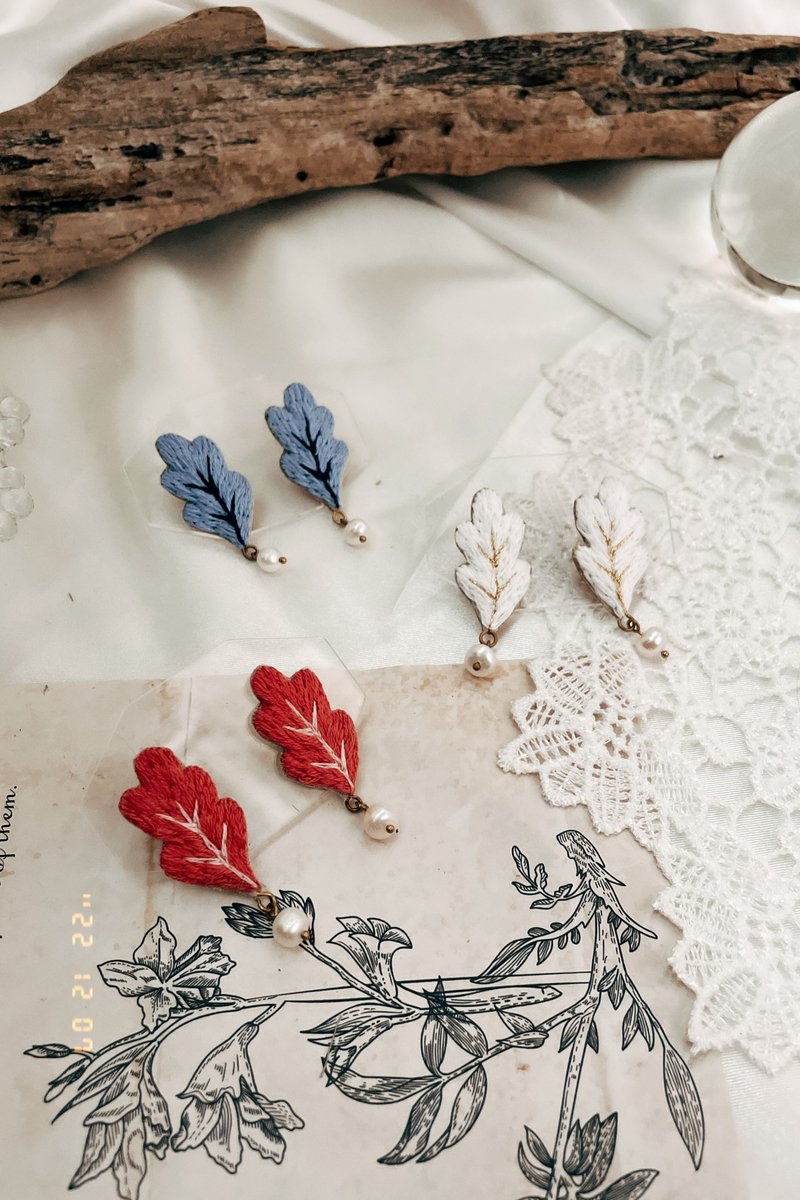 手作刺繡//葉與實耳環//可改夾式 - 耳環/耳夾/耳骨夾 - 繡線 藍色