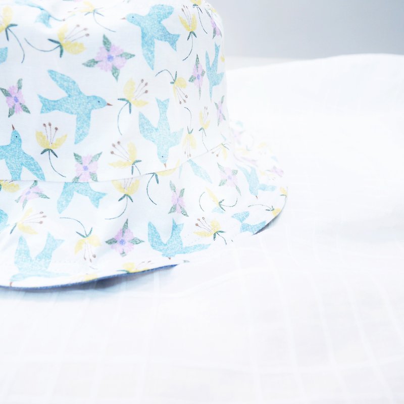 Summer Double Sided Fisherman Hat Series | Bluebird - หมวก - ผ้าฝ้าย/ผ้าลินิน ขาว