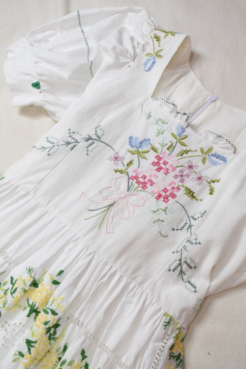 REMAKE| ヨーロピアン刺繍テーブルクロスリメイクドレス NO.1