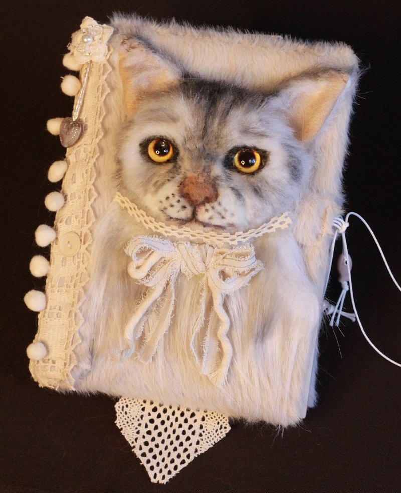 Fluffy Faux Fur Cute Cat Journal, Notebook, Art Book for drawings or notes - 筆記本/手帳 - 其他材質 銀色