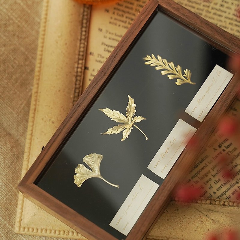 New Year Limited FOREST LETTER Winter Gift Set Leaf Corsage Gift Box Autumn Maple Summer Fern Silver - เข็มกลัด - เงิน 