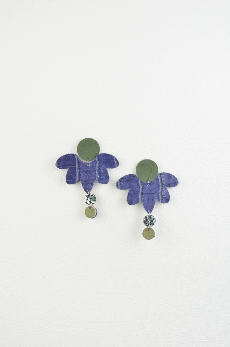 Leather Earrings in Purple & Green Metallic Genuine Salvaged Leather - ต่างหู - หนังแท้ สีม่วง