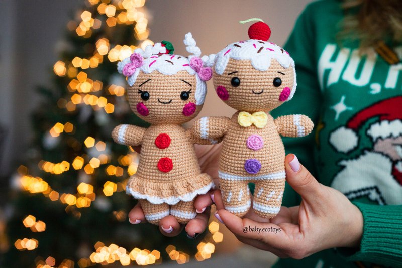 Digital Download - PDF | Crochet amigurumi pattern Christmas gingerbread man - Knitting, Embroidery, Felted Wool & Sewing - Thread Red