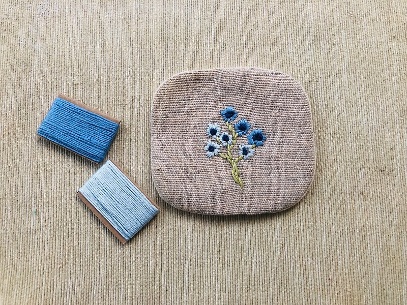 Embroidered cotton hemp floral oval coaster - Coasters - Cotton & Hemp Khaki