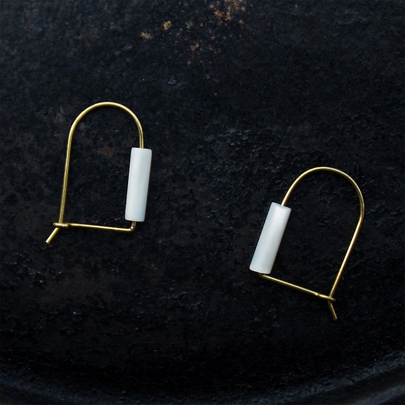 U-shaped shell earrings - Earrings & Clip-ons - Other Materials White