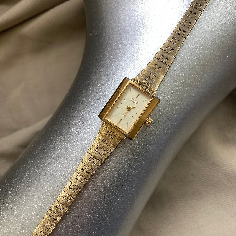 CITIZEN 斜度方形金錶殼 線狀時標 早期特製錶帶 古董錶 vintage - 女裝錶 - 其他金屬 金色