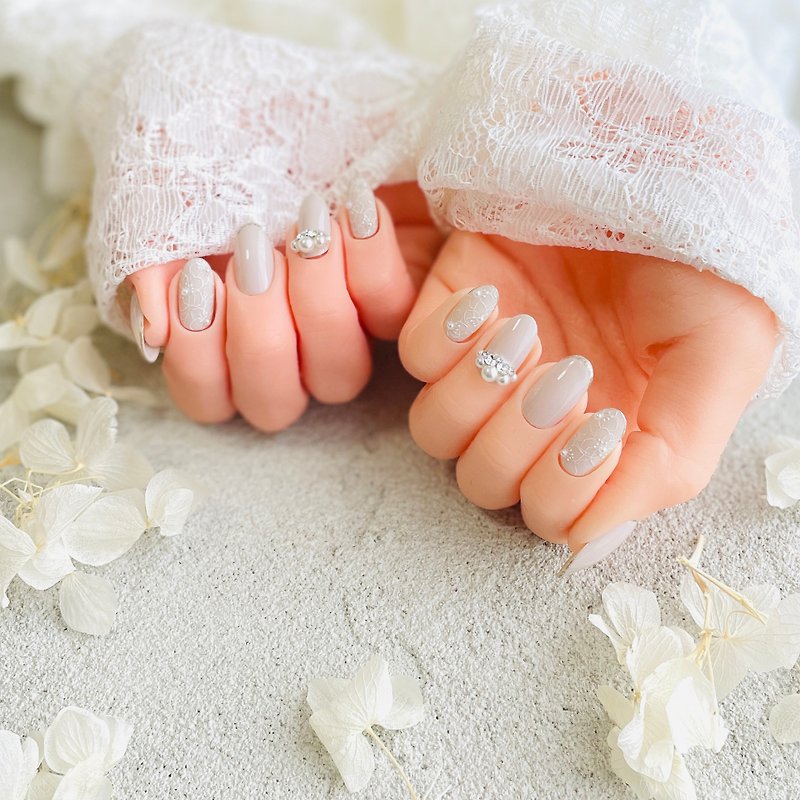 Nail Tip / Flower Lace / Bijou / Bridal / Size Specific Order - Nail Polish & Acrylic Nails - Resin White
