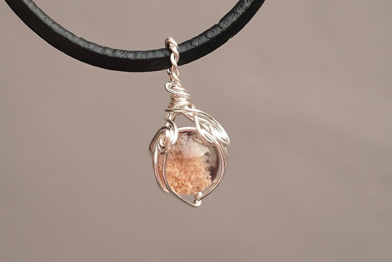 Good mood/ghost crystal/crystal pendant/with leather rope/ Bronze braiding art braiding - Necklaces - Crystal Pink