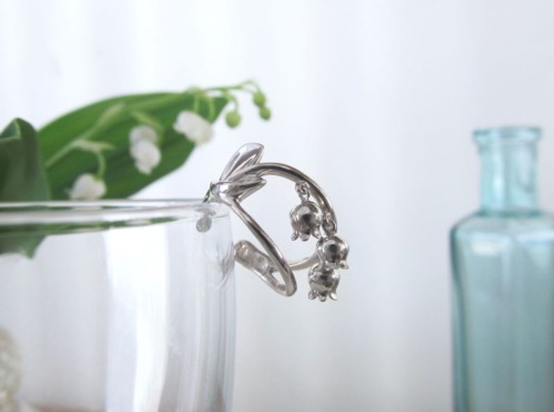 Swaying lily of the valley ear cuff - อื่นๆ - เงินแท้ สีเงิน