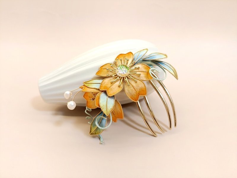 Xiaoxia ancient style orange flowers and sky blue leaves gradient filigree antique velvet flower hair comb jewelry - เครื่องประดับผม - งานปัก สีส้ม