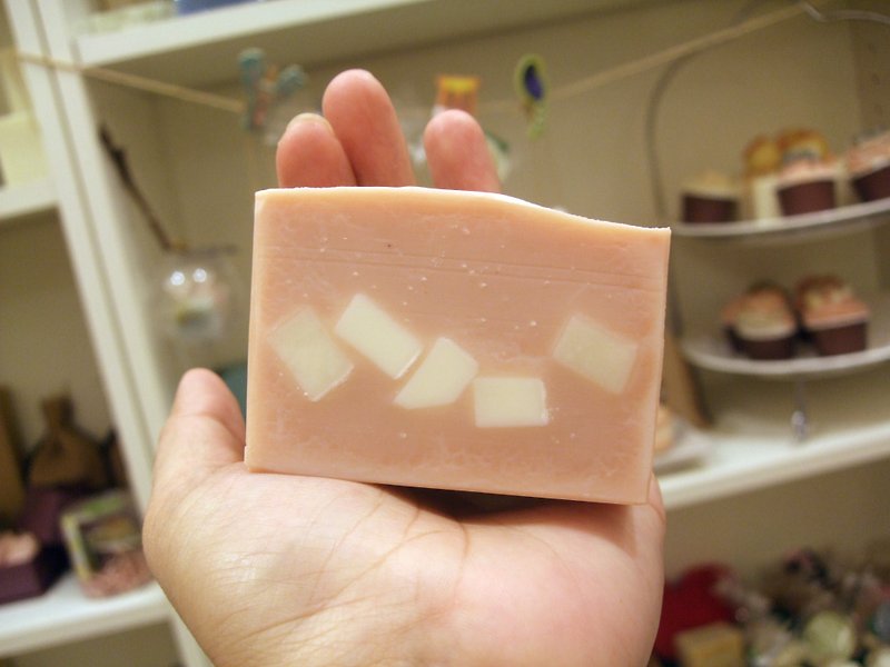 榛果甜杏保濕皂 - 肥皂/手工皂 - 植物．花 