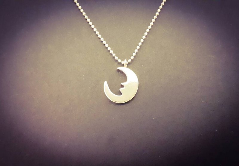 The moon is here (moon) Moonlight Sterling Silver Necklace Handmade / Clavicle Chain / Gift / Anniversary / Valentine's Day - Collar Necklaces - Other Metals Multicolor