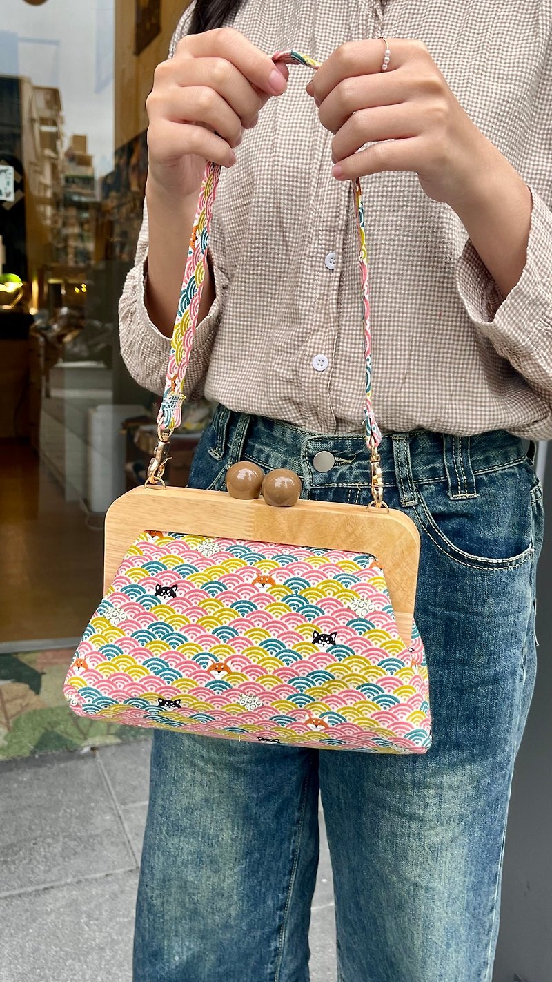 Handcrafted Wooden Frame Purse - Vintage Style, Japanese Fabric - Handbags & Totes - Cotton & Hemp Pink