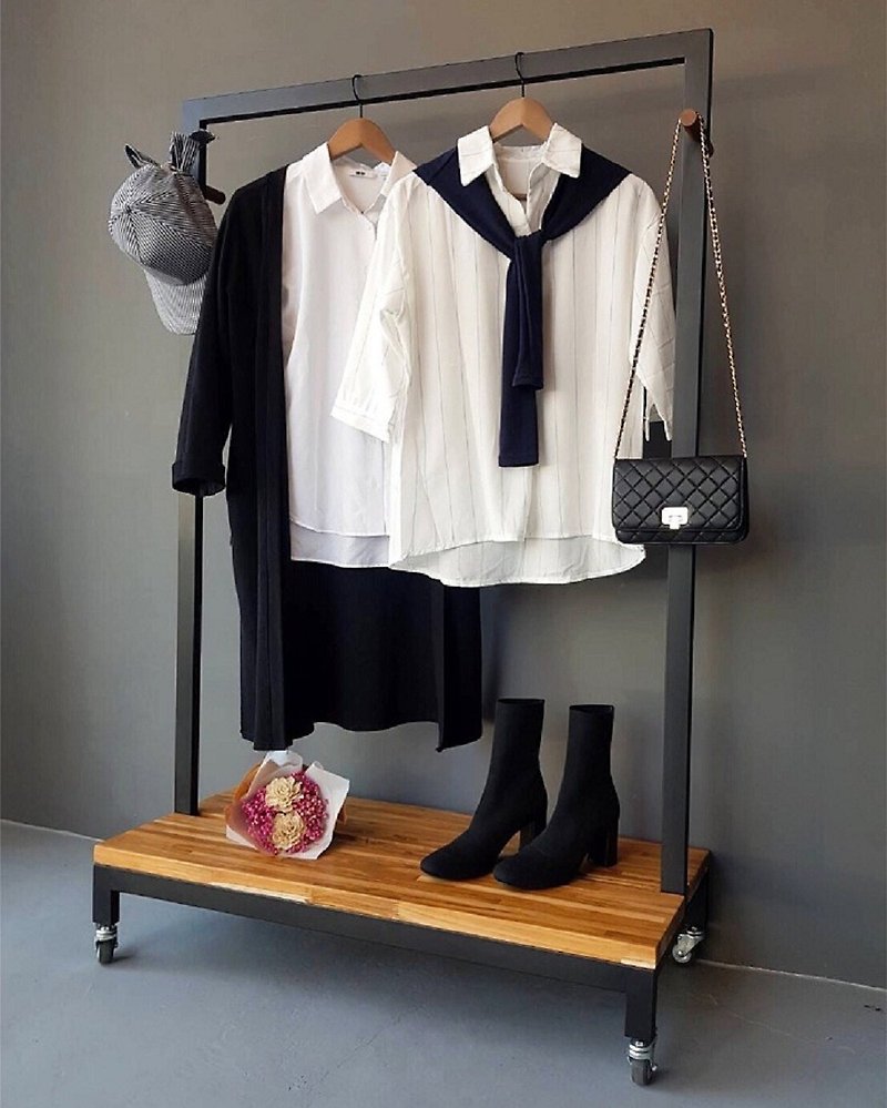 [DECOBALI 德客家俬] Iron simple design clothes hanger - เฟอร์นิเจอร์อื่น ๆ - โลหะ สีดำ