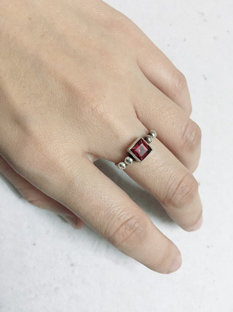 原點 紅石榴石 戒指 尼泊爾 手工製 925純銀 - 戒指 - 半寶石 