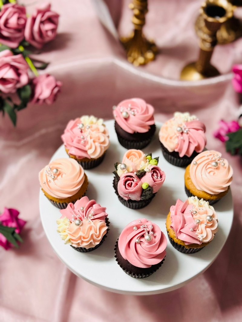 [Exclusive gift box] Meili Lover 9 is obsessed with your cupcakes exquisite gift box / shipped within 3 days / free shipping - Cake & Desserts - Fresh Ingredients Pink