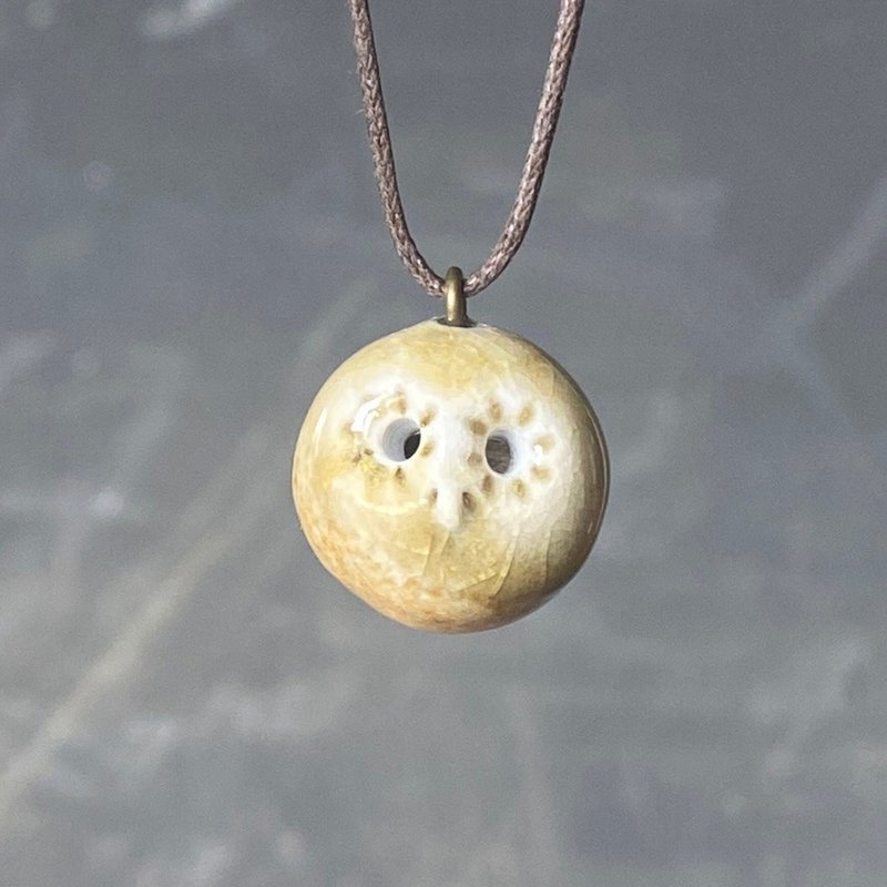 Wood fired pottery essential oil necklace little cute owl - Necklaces - Pottery Khaki