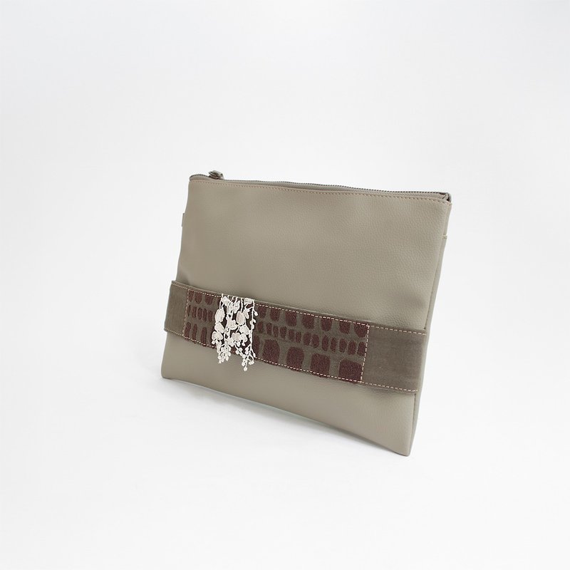 レース付き石垣B刺繍・クラッチバッグ - 手拿包 - 人造皮革 卡其色