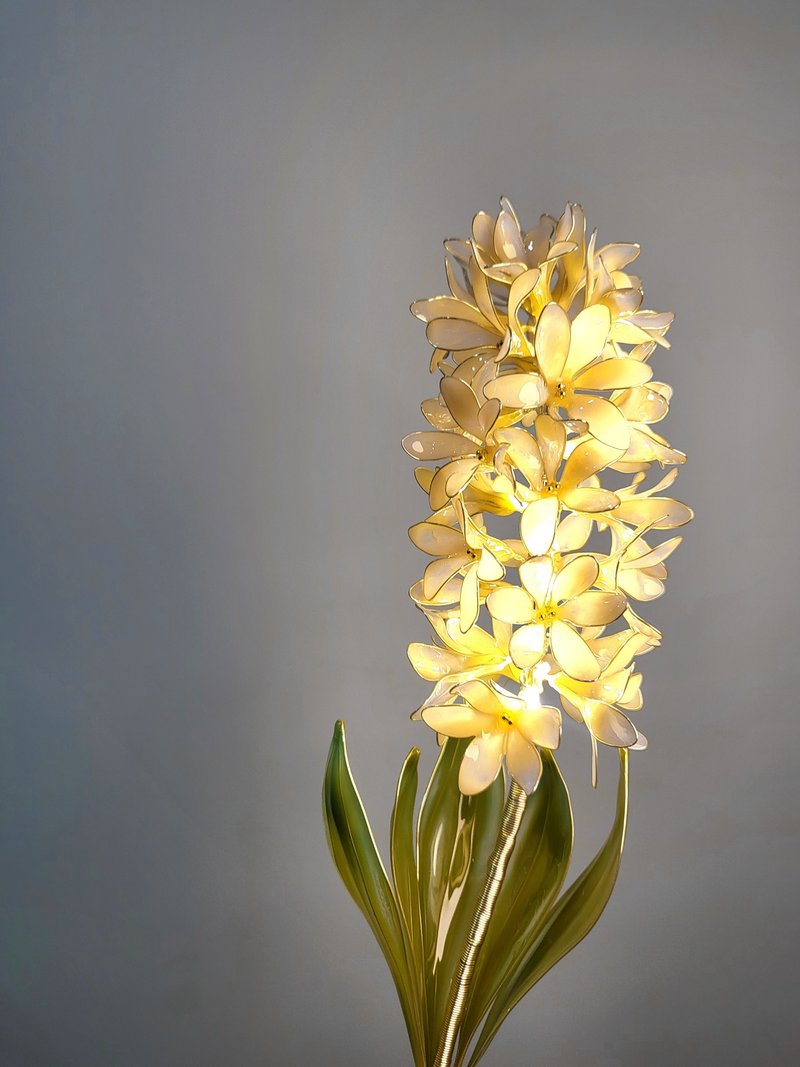 風信子 • 沾浸藝術花燈 【閒逛花間系列】。小夜燈。生日禮物 - 燈具/燈飾 - 樹脂 