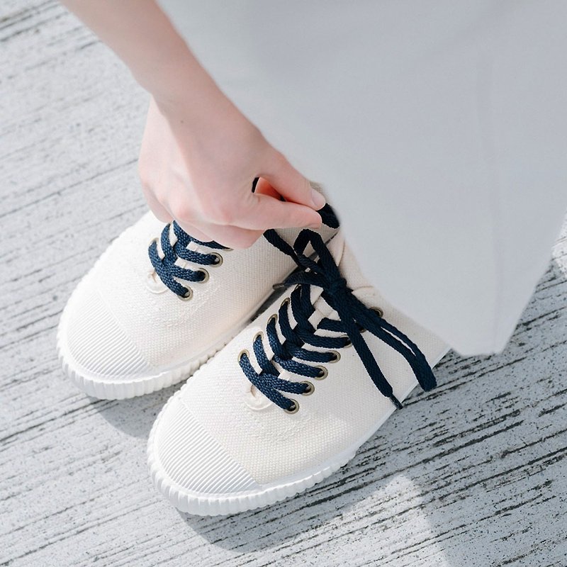 Lace-up casual shoes Flat Sneakers with Japanese fabrics Leather insole - Women's Casual Shoes - Cotton & Hemp White