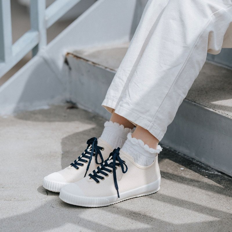 Lace-up casual shoes Flat Sneakers with Japanese fabrics Leather insole - Women's Casual Shoes - Cotton & Hemp White