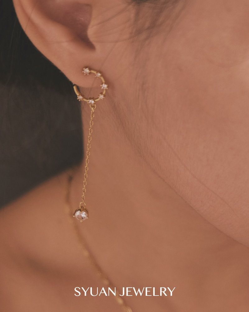 SYUAN JEWELRY |Fly me to the moon— 18K moon-shaped Stone-plated dangling earrings - ต่างหู - โลหะ 