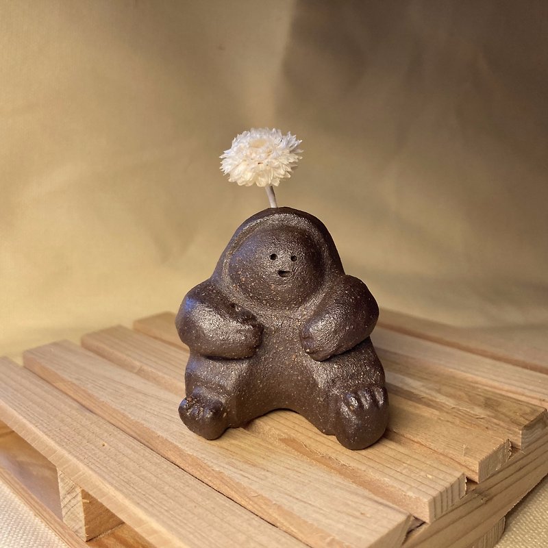 Pottery drying flower utensil table accessory small doll toy - Items for Display - Pottery Brown
