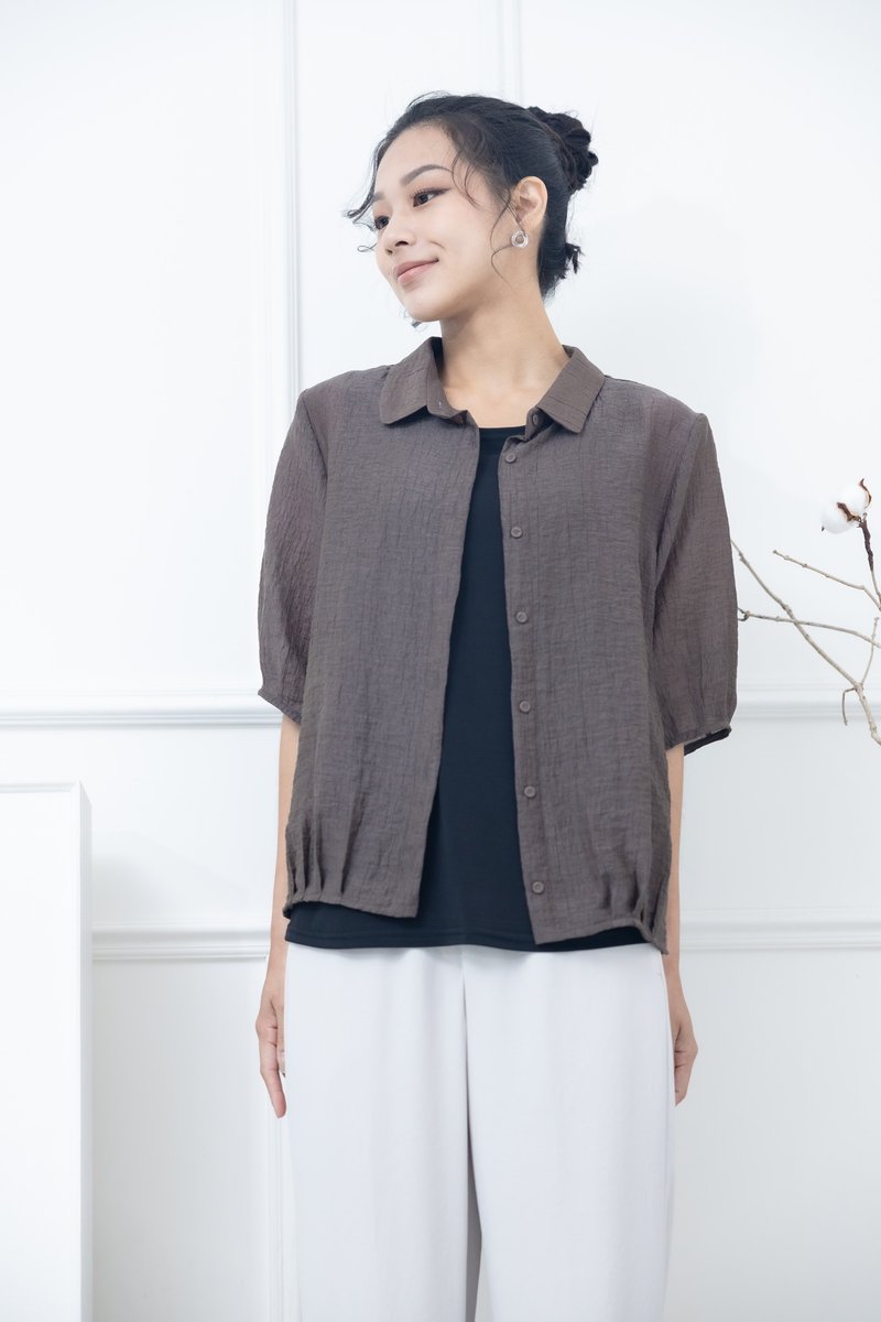 襯衫領開襟鈕釦五分袖上衣 深咖啡色 - 女襯衫 - 其他材質 咖啡色