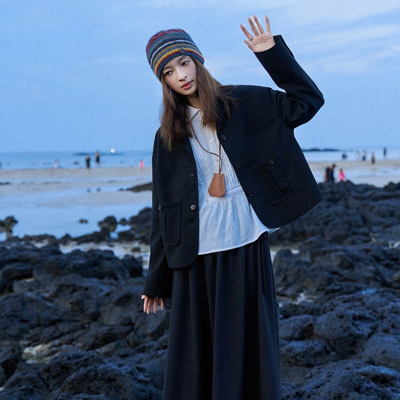 黑色短西裝外套|外套|秋款|Sora-1603 - 女西裝外套 - 棉．麻 黑色