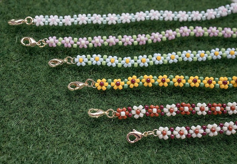 [garland series] mini flower garland bracelet - สร้อยข้อมือ - วัสดุอื่นๆ 